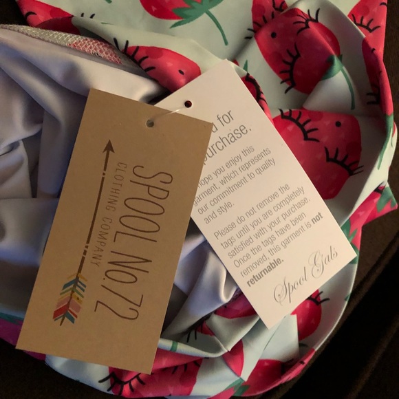 Spool72 strawberry leggings size small/medium. - Picture 4 of 6